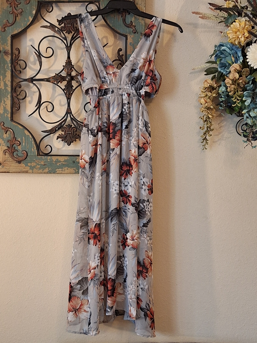 🔥🔥CLEARANCE Sienna Sky Light Gray Maxi Dress with Coral Floral Print. Medium